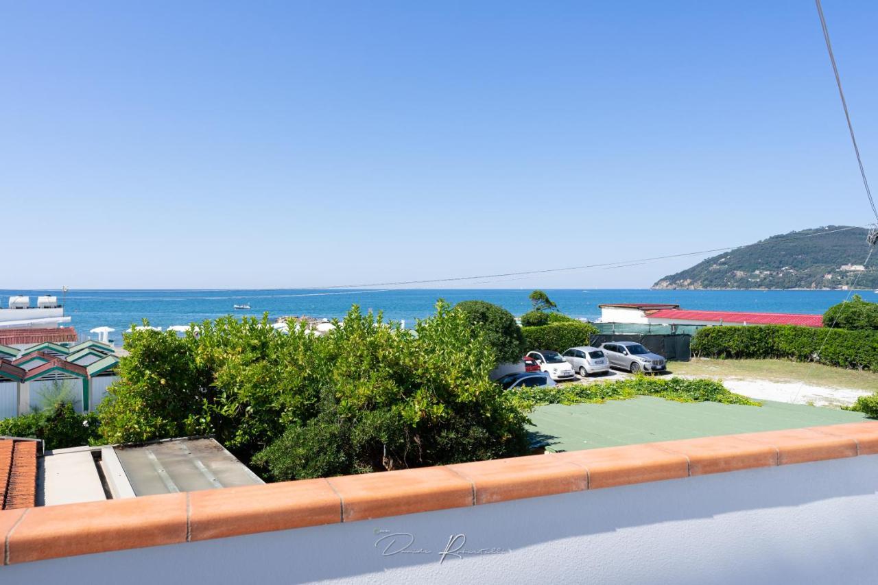 Casa Vacanze Vistamare Marinella di Sarzana Ngoại thất bức ảnh